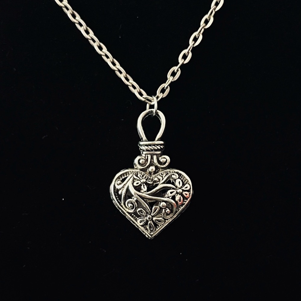 Hand Crafted Heart Pendant Necklace & Earrings - Picture 2 of 3